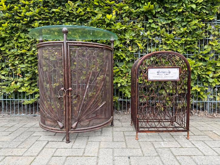 2 stuks karakteristieke ijzeren wijnrekken flesdrager kasten, Huis en Inrichting, Woonaccessoires | Wijnrekken, Zo goed als nieuw