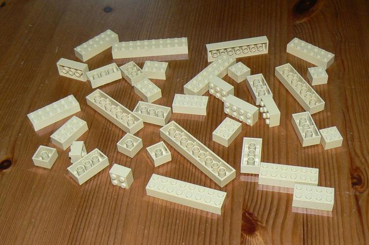 L1202 Bouwstenen beige 2x2 t/m 2x10 36 st., Kinderen en Baby's, Speelgoed | Duplo en Lego, Gebruikt, Lego, Losse stenen, Ophalen of Verzenden