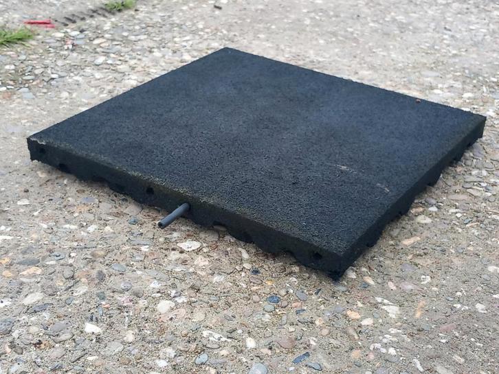 Actie: 284 rubber tegels 50x50x7. Van €4,70, NU €4,50, Tuin en Terras, Tegels en Klinkers, Gebruikt, Overige typen, Rubber, 10 m² of meer