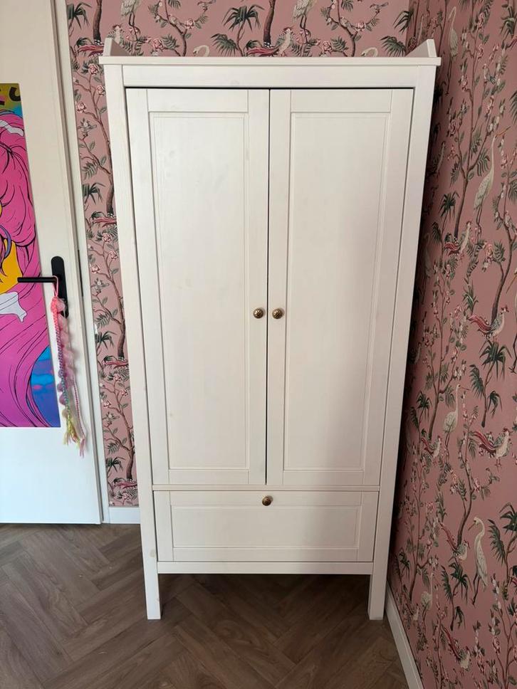 Kledingkast Sundvik, Kinderen en Baby's, Kinderkamer | Commodes en Kasten, Zo goed als nieuw, Kast, 105 cm of meer, 75 tot 100 cm