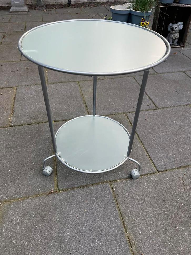 Ikea strind bijzettafel vintage met wieltjes, Huis en Inrichting, Tafels | Bijzettafels, Zo goed als nieuw, Rond, Minder dan 55 cm