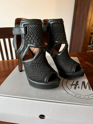 Nw lederen pumps maat 36  H&M premium beschikbaar voor biedingen