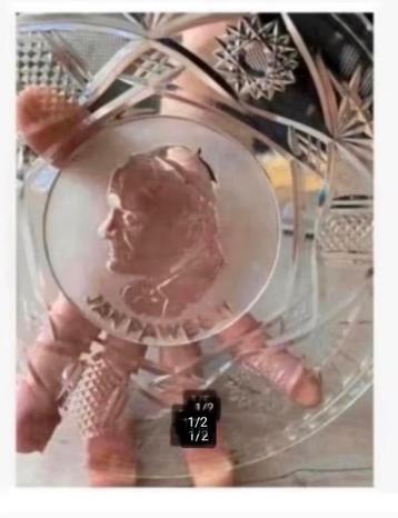 Brocante glazen bord Paus Johannes Paulus 19,5 cm beschikbaar voor biedingen