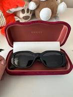 Gucci zonnebril., Sieraden, Tassen en Uiterlijk, Zonnebrillen en Brillen | Dames, Ophalen of Verzenden, Zo goed als nieuw, Zwart