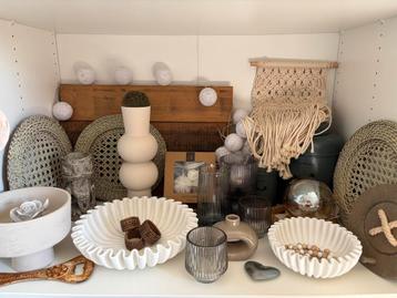 Diverse decoratie  beschikbaar voor biedingen
