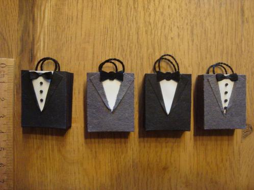 Cadeautasjes tasjes herenkleding 1:12 poppenhuis, Verzamelen, Poppenhuizen en Toebehoren, Nieuw, Ophalen of Verzenden
