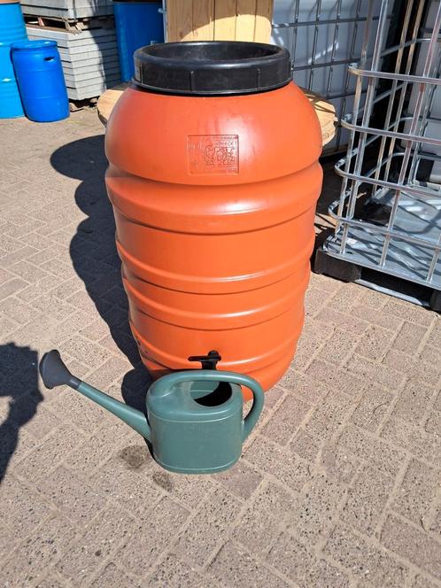 Regenton 220 liter met kraantje, Tuin en Terras, Regentonnen, Zo goed als nieuw, Kunststof, 150 liter of meer, Met kraantje, Ophalen of Verzenden