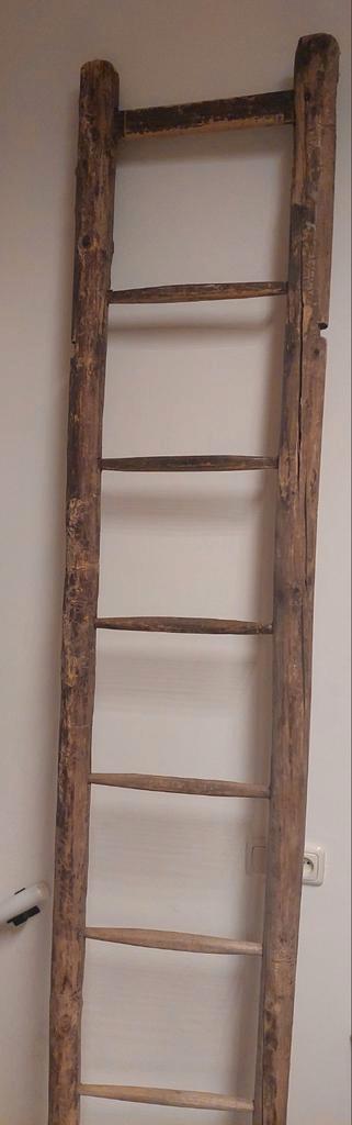 Authentieke houten trap - 240cm hoog beschikbaar voor biedingen