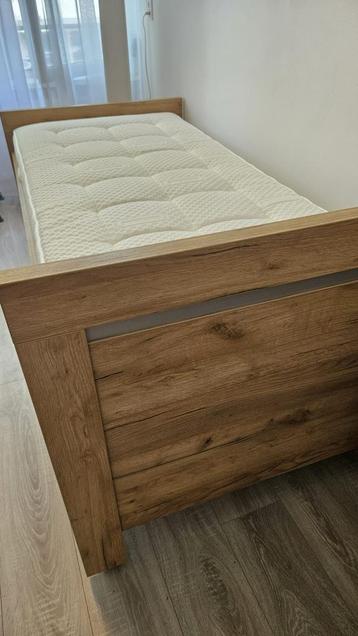 Gratis Elektrisch verstelbaar hoog-laag bed STORING beschikbaar voor biedingen