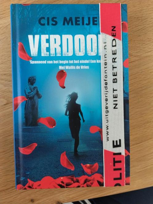 Verdoofd - Cis Meijer Jeugdthriller, Boeken, Thrillers, Zo goed als nieuw, Nederland, Ophalen of Verzenden