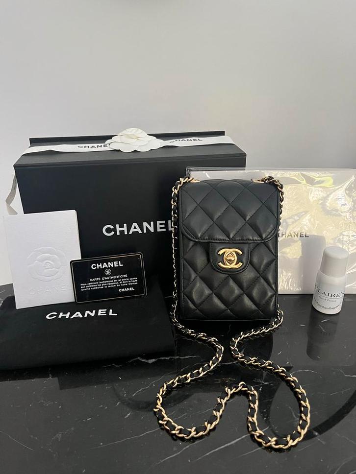 Chanel Mini Flap Bag - P.C. Hooftstraat, Sieraden, Tassen en Uiterlijk, Tassen | Damestassen, Zo goed als nieuw, Schoudertasje