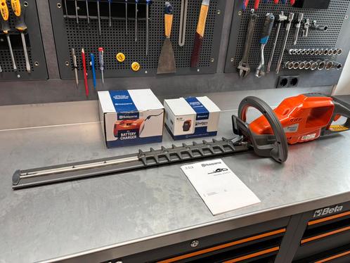 Husqvarna 520iHD70 accu heggenschaar + accu,lader TOPSTAAT!, Tuin en Terras, Heggenscharen, Zo goed als nieuw, Accu, Ophalen of Verzenden