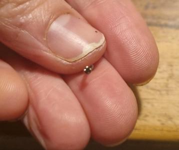 18k gouden piercing met zwart diamantje – threadless beschikbaar voor biedingen