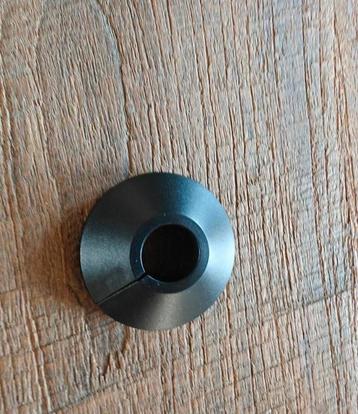 Zwarte waterleiding buis rozet / afwerk dopje 12 tot 15 mm  beschikbaar voor biedingen