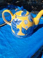 Gele theepot met blauwe druiven - Handgeschilderd, Ophalen of Verzenden