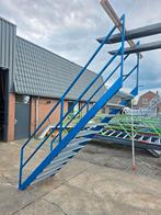 Stalen trap blauw. Hoog 2.32mtr. Nob098, Ophalen, Zo goed als nieuw, 2 tot 4 meter