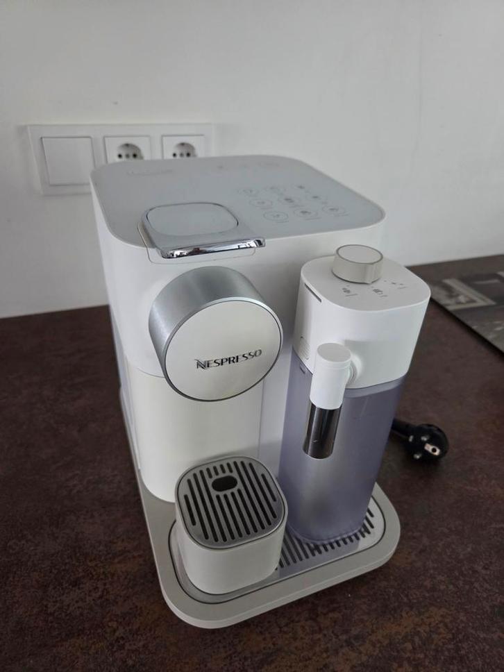 De'Longhi Nespresso Gran Lattissima - Perfecte Koffie!, Witgoed en Apparatuur, Koffiezetapparaten, Ophalen