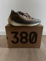 Yeezy Boost 380 Mist - Maat 46 2/3, Kleding | Heren, Schoenen, Bruin, Ophalen of Verzenden, Sneakers of Gympen, Zo goed als nieuw