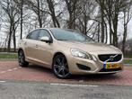 Volvo S60 2.0T Intro Edition 2010 Electrum Gold, Auto's, Origineel Nederlands, Te koop, Cruise Control, 5 stoelen