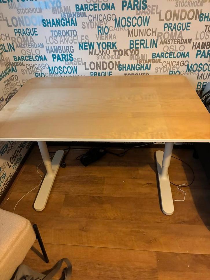 Bureau80x120 bekant ikea + bureablad, Huis en Inrichting, Bureaus, Zo goed als nieuw, In hoogte verstelbaar, Ophalen