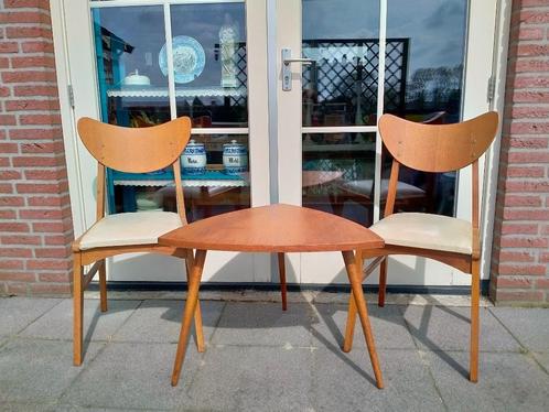 Vintage tafeltje met 2 stoelen, jaren 60, Huis en Inrichting, Stoelen, Gebruikt, Twee, Hout, Leer, Bruin, Ophalen