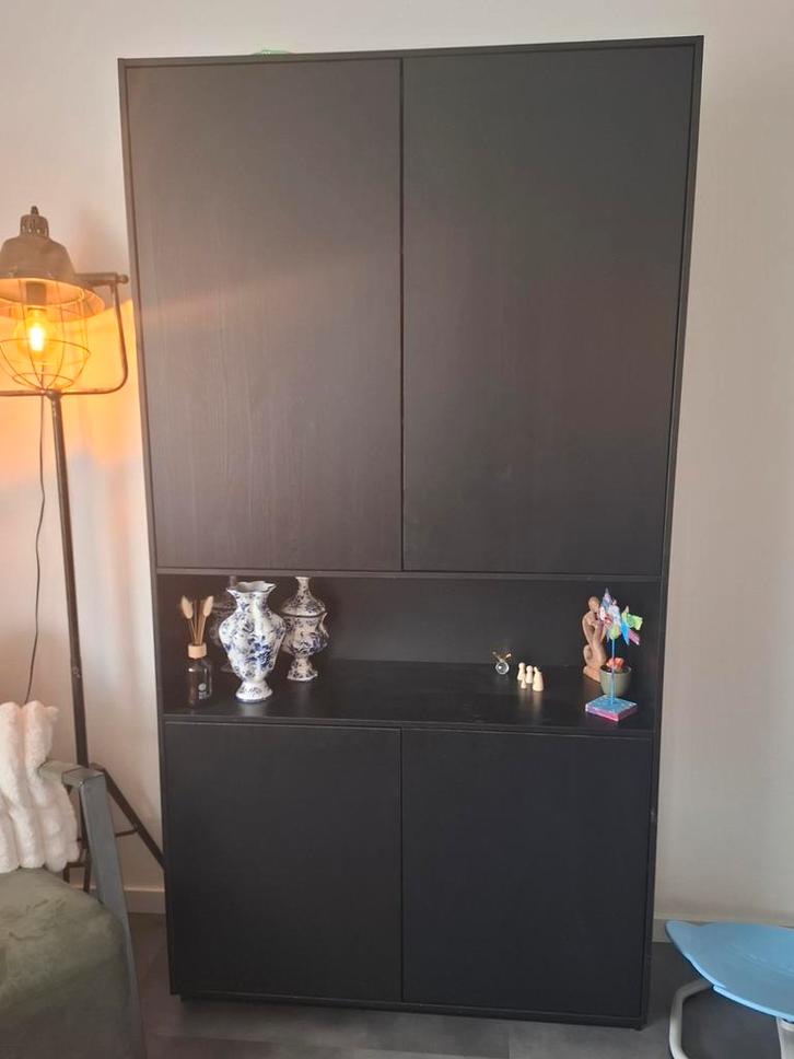 Mooie zwarte kast, Huis en Inrichting, Kasten | Vitrinekasten, Zo goed als nieuw, 200 cm of meer, 100 tot 150 cm, 25 tot 50 cm