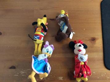 Setje 4 disney knuffels Mc Donalds. Disneyland Paris 2000 beschikbaar voor biedingen