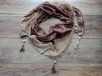 Puntsjaal. Driehoek sjaal. Bruin met kant. Nieuw! 23, Kleding | Dames, Mutsen, Sjaals en Handschoenen, Ophalen of Verzenden, Nieuw