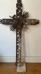 Gietijzeren kruis uit Frankrijk., Antiek en Kunst, Ophalen