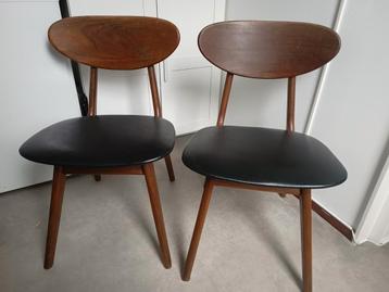 Twee vintage eetkamer stoelen, Louis van Teeffelen, jaren 60 beschikbaar voor biedingen