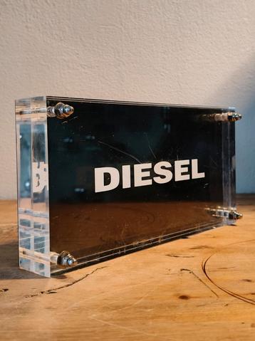 Diesel Jeans Reclame Display Plexiglas beschikbaar voor biedingen