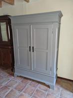 Strakke Antieke Eiken Kast in Matte Verf Mild Grey