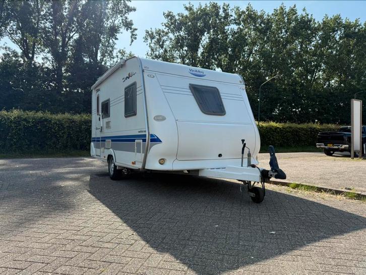 Hobby Excellent Easy 410 SFE 2006 mover en voortent, Caravans en Kamperen, Caravans, Bedrijf, tot en met 4, 750 - 1000 kg, Treinzit