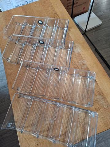 4 Stapelbare Flessenrekken - 5 flessen per rek beschikbaar voor biedingen