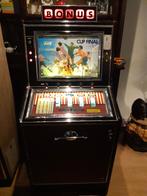 Vintage gokkast Cup Final jaren 60, Verzamelen, Automaten | Gokkasten en Fruitautomaten, Gulden, Ophalen, Gebruikt, Met sleutels