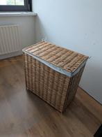 Rieten wasmand 2 vakken Xenos, Huis en Inrichting, Woonaccessoires | Schalen en Manden, Ophalen, Mand, Zo goed als nieuw, Riet