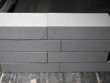 Stapelblokken 60x15x7,5 beschikbaar voor biedingen