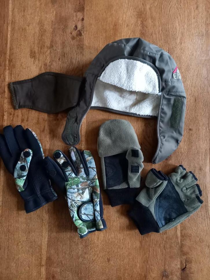 Hengelsport set: Muts,  2 paar handschoenen, Watersport en Boten, Hengelsport | Algemeen, Gebruikt, Kleding, Ophalen of Verzenden