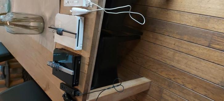 2x nintendo wii met controllers en bekabeling, Spelcomputers en Games, Spelcomputers | Nintendo Consoles | Accessoires, Wii, Overige controllers