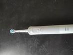 Oral b pro electrische tandenborstel met lader, Ophalen of Verzenden, Zo goed als nieuw, Tandenborstel