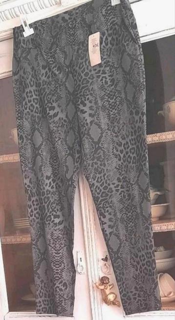 Nieuwe olijfgroene stretch broek van Made in Italy 44-46  beschikbaar voor biedingen