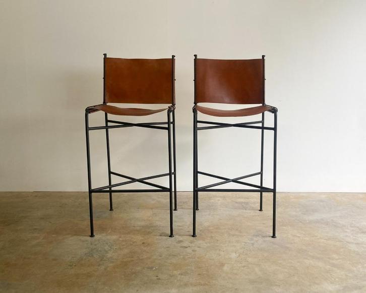 2x vintage leren design barkrukken, Huis en Inrichting, Barkrukken, Zo goed als nieuw, 60 tot 90 cm, Leer, Metaal, 2 krukken, Met voetsteun