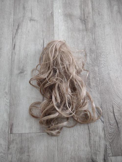 Mooie blonde clip in haren! Clip-in blond. Extensions, pruik, Sieraden, Tassen en Uiterlijk, Uiterlijk | Haarverzorging, Gebruikt