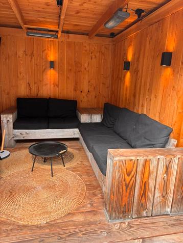 Loungebank douglashout incl zwarte kussens beschikbaar voor biedingen