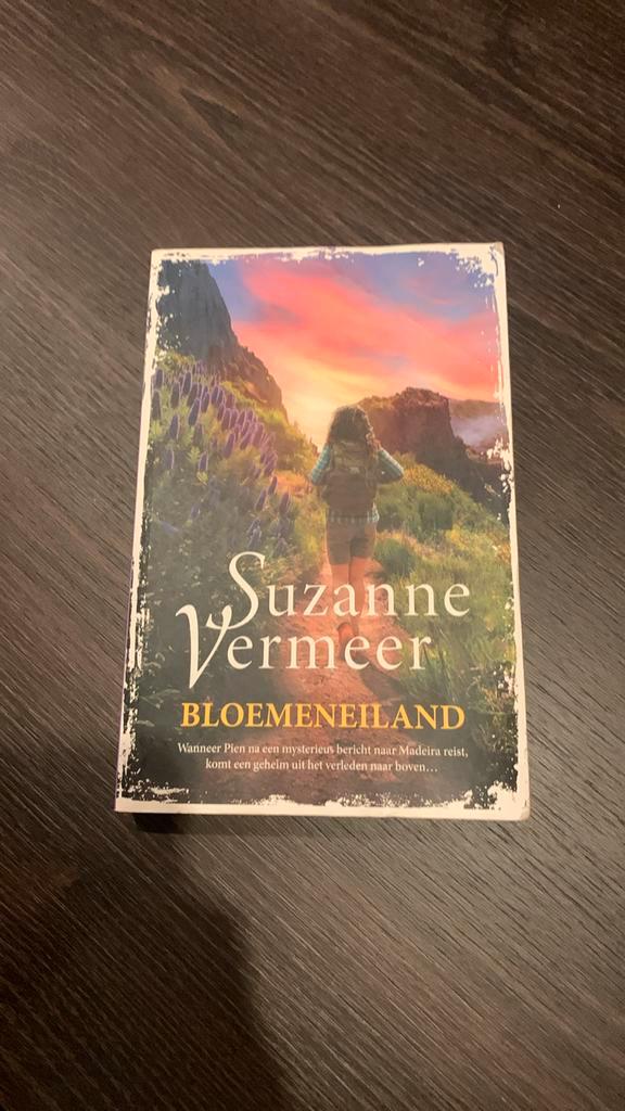 Suzanne Vermeer - Bloemeneiland, Boeken, Thrillers, Zo goed als nieuw, Verzenden