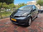 Toyota Aygo Grijs, 5drs, Airco, Voorwielaandrijving, Stof, Zwart, Centrale vergrendeling