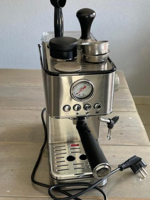 Espressomachine Lunasea's incl extra barista tools, Witgoed en Apparatuur, Koffiezetapparaten, Gebruikt, Gemalen koffie, Koffiebonen