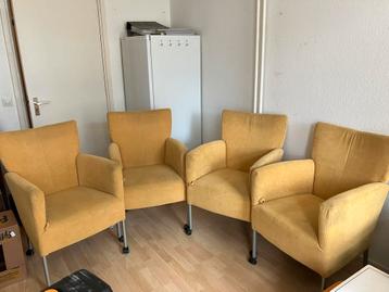 6 eetkamerstoelen op wieltjes met verstelbare rugleuning