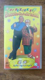 Op bezoek bij Bassie & Adriaan, Cd's en Dvd's, VHS | Kinderen en Jeugd, Alle leeftijden, Ophalen of Verzenden, Kinderprogramma's en -films