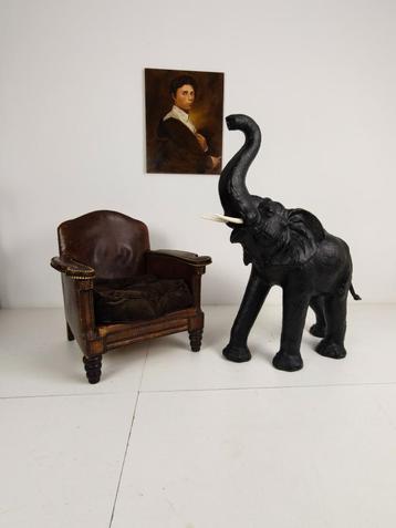 Extra Grote Leren Olifantenbeeld – ca. 1950 – Hoogte 130 cm beschikbaar voor biedingen